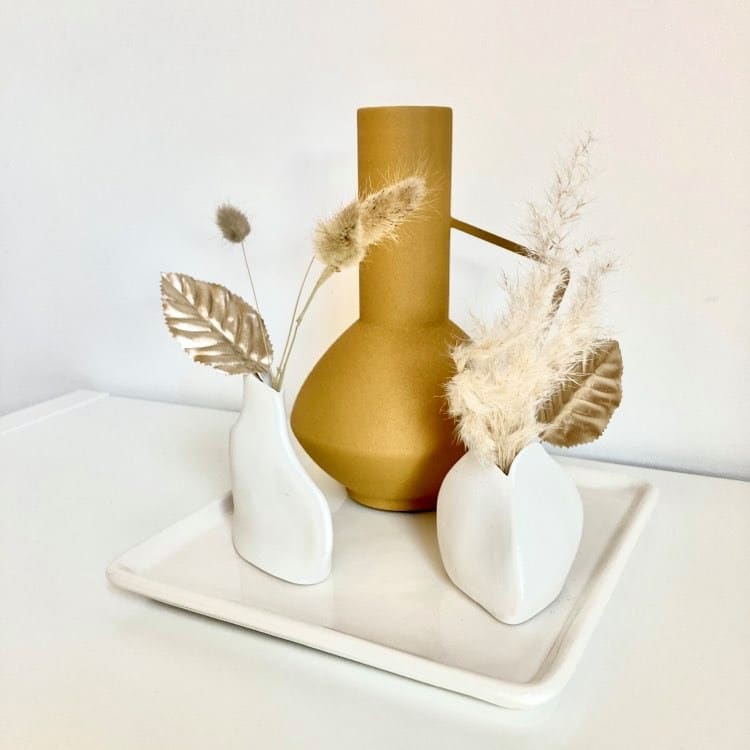Assiette blanche / plateau artisanal en céramique