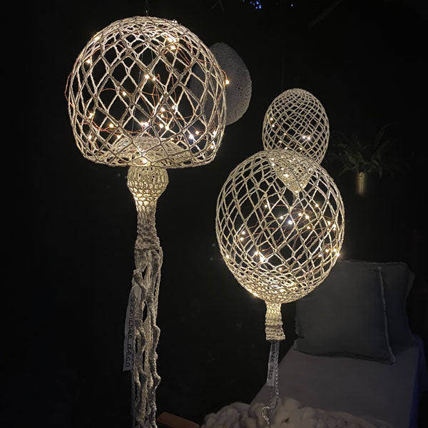 Ballon en crochet lumineux écru Grand modèle