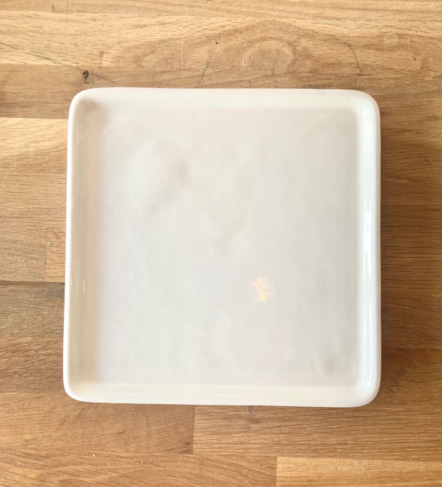 Assiette blanche / plateau artisanal en céramique