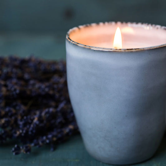 Bougie artisanale à la lavande gris perle
