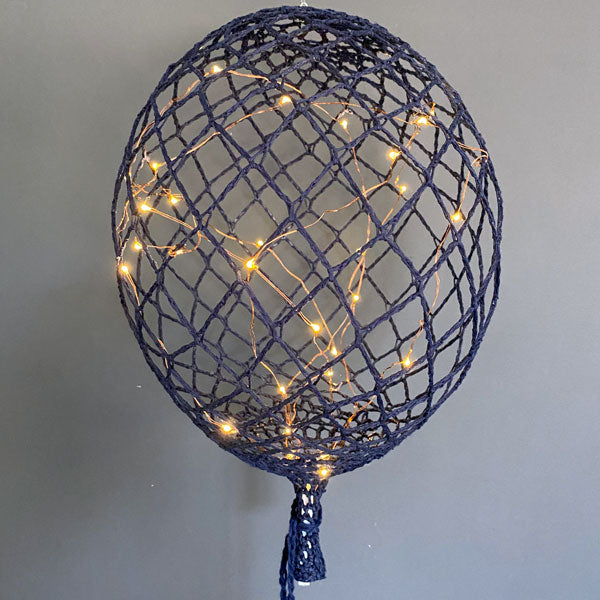 Ballon en crochet lumineux bleu marine Petit modèle