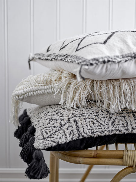 Coussin en laine motifs noir et blanc 50x50cm